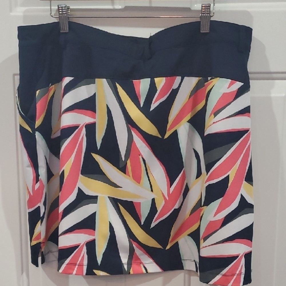 Lady Hagen Desert Getaway Retro Leaf Navy Golf Skort - Picture 8 of 11